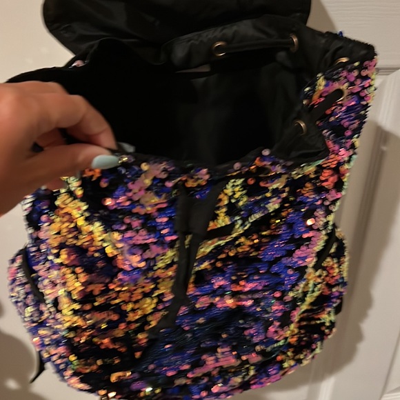 Sequined backpack - Picture 3 of 4